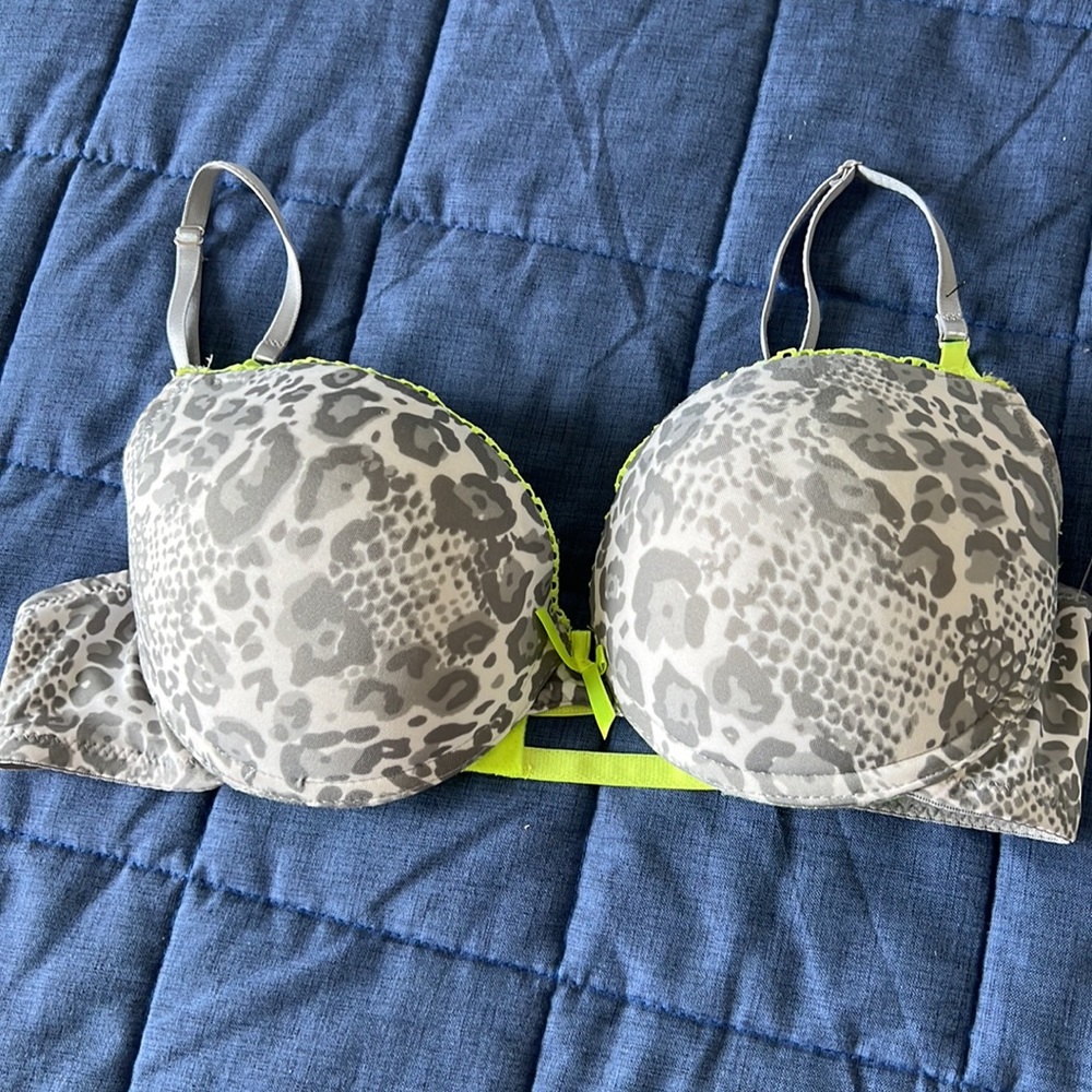 XOXO Bra and Panty Set - Picture 8 of 10